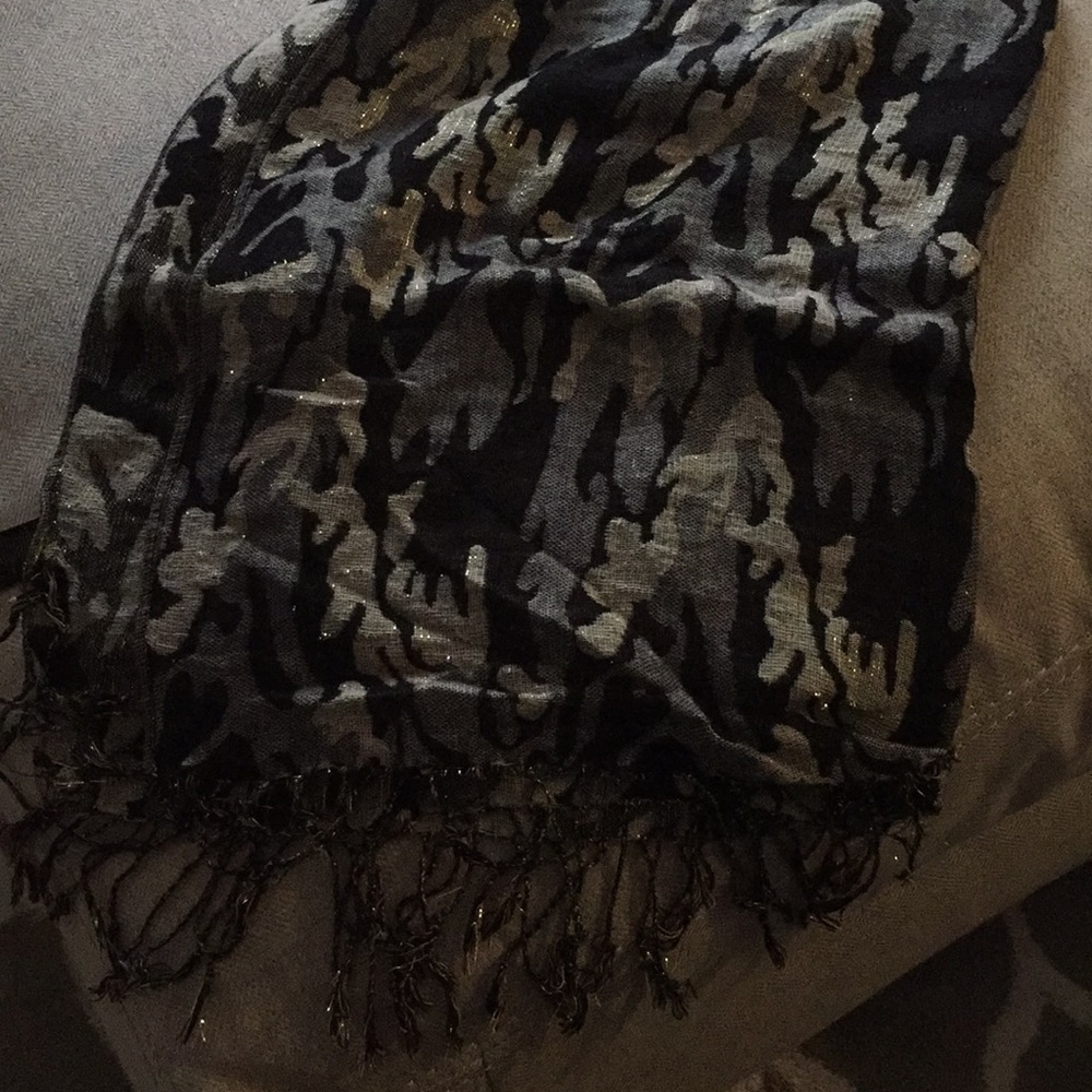 Scarf / shall
